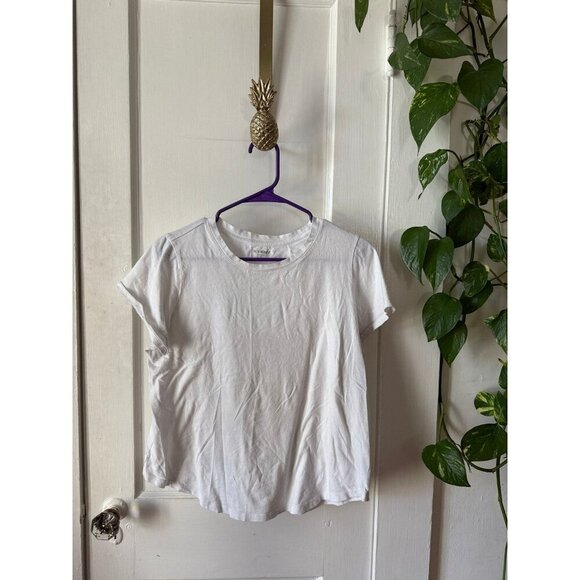 Old Navy everywear women’s size medium white plain T-shirt - Picture 1 of 7